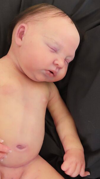 Bebê Reborn de Silicone  sólido - Sara