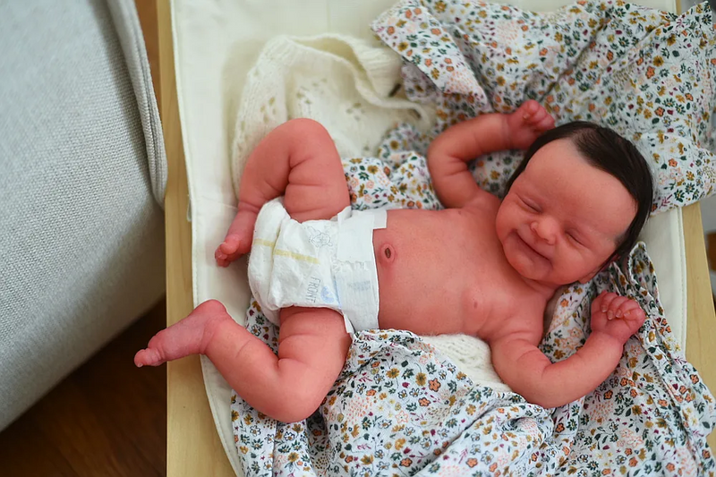 Bebê Reborn de Silicone  sólido - Leticia