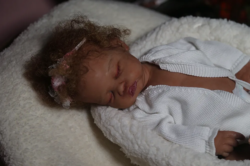 Bebê Reborn de Silicone  sólido - Gabi