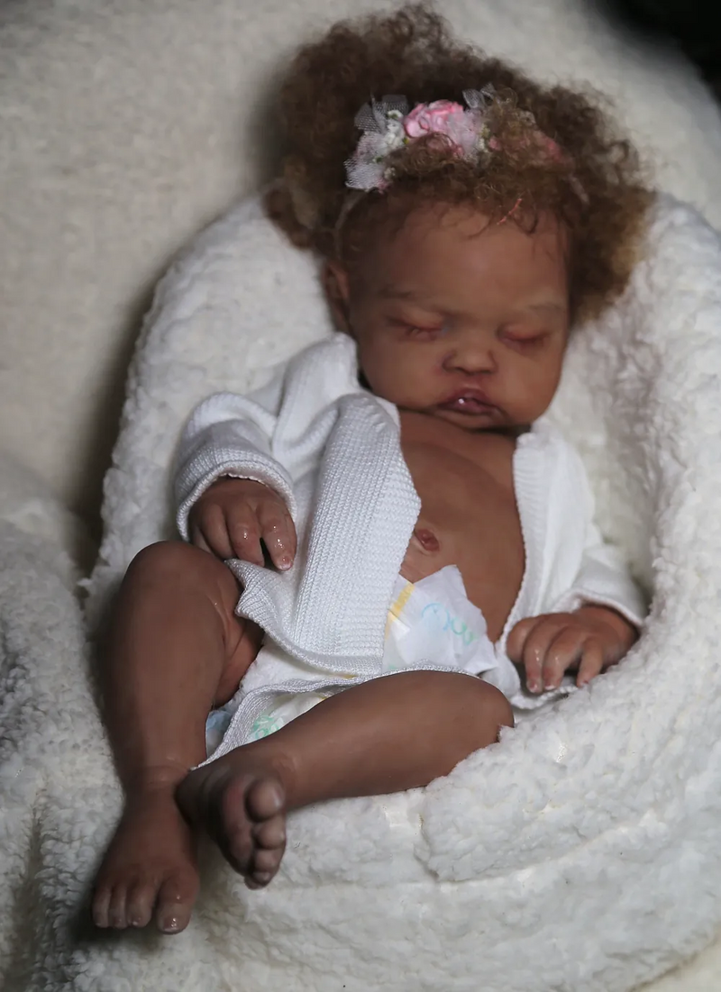 Bebê Reborn de Silicone  sólido - Gabi