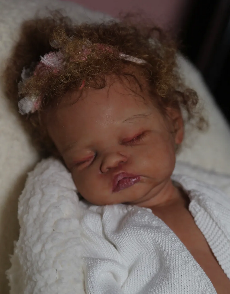 Bebê Reborn de Silicone  sólido - Gabi