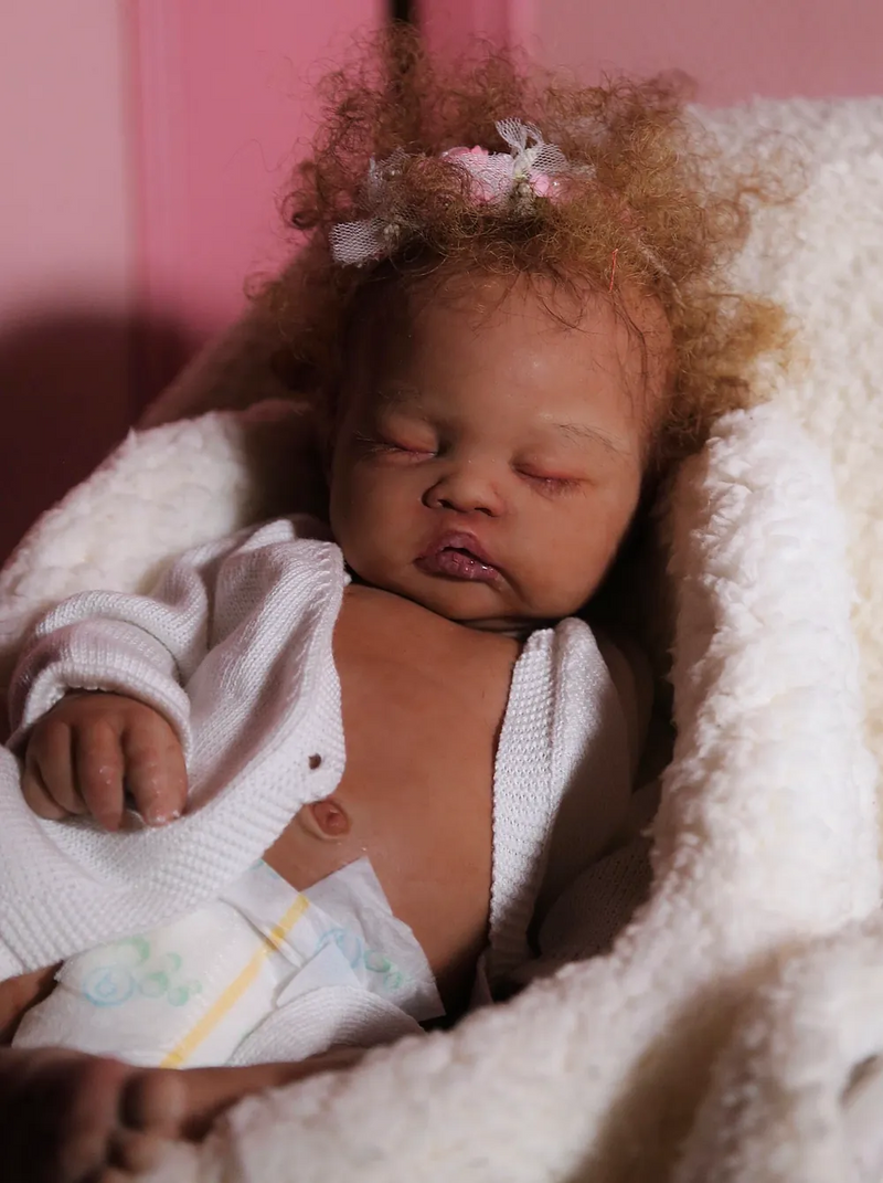 Bebê Reborn de Silicone  sólido - Gabi