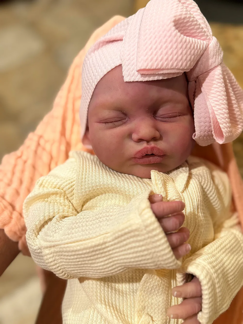 Bebê Reborn de Silicone  sólido - Angélica
