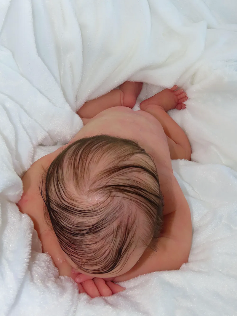 Bebê Reborn de Silicone  sólido - Sara