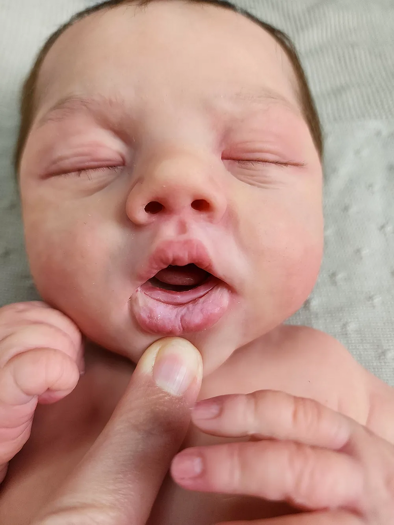 Bebê Reborn de Silicone  sólido - João
