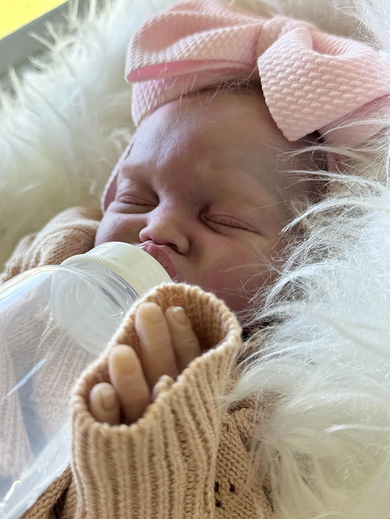 Bebê Reborn de Silicone  sólido - Angélica