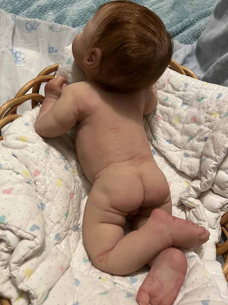 Bebê Reborn de Silicone  sólido - Júlio