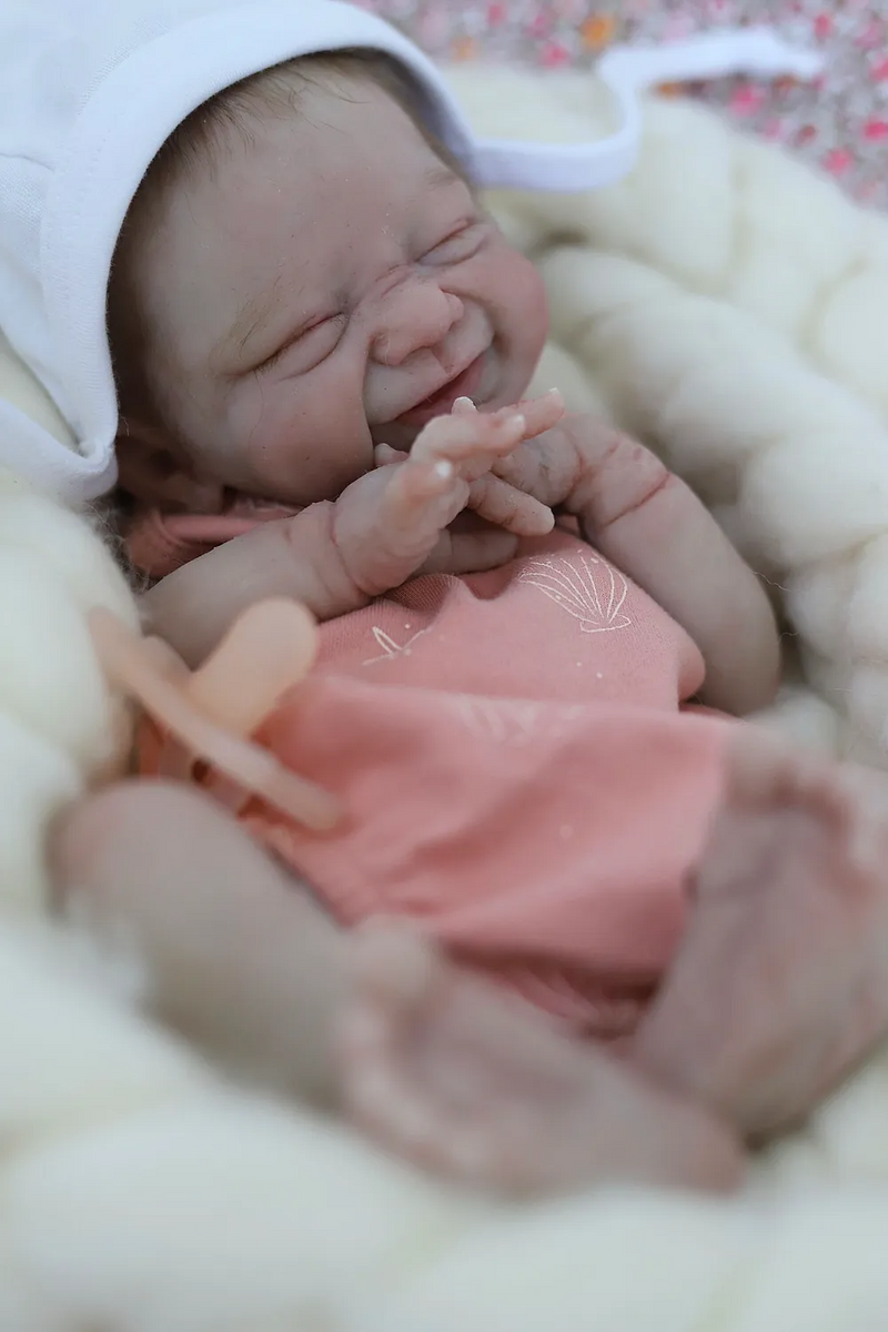 Bebê Reborn de Silicone  sólido - Clara