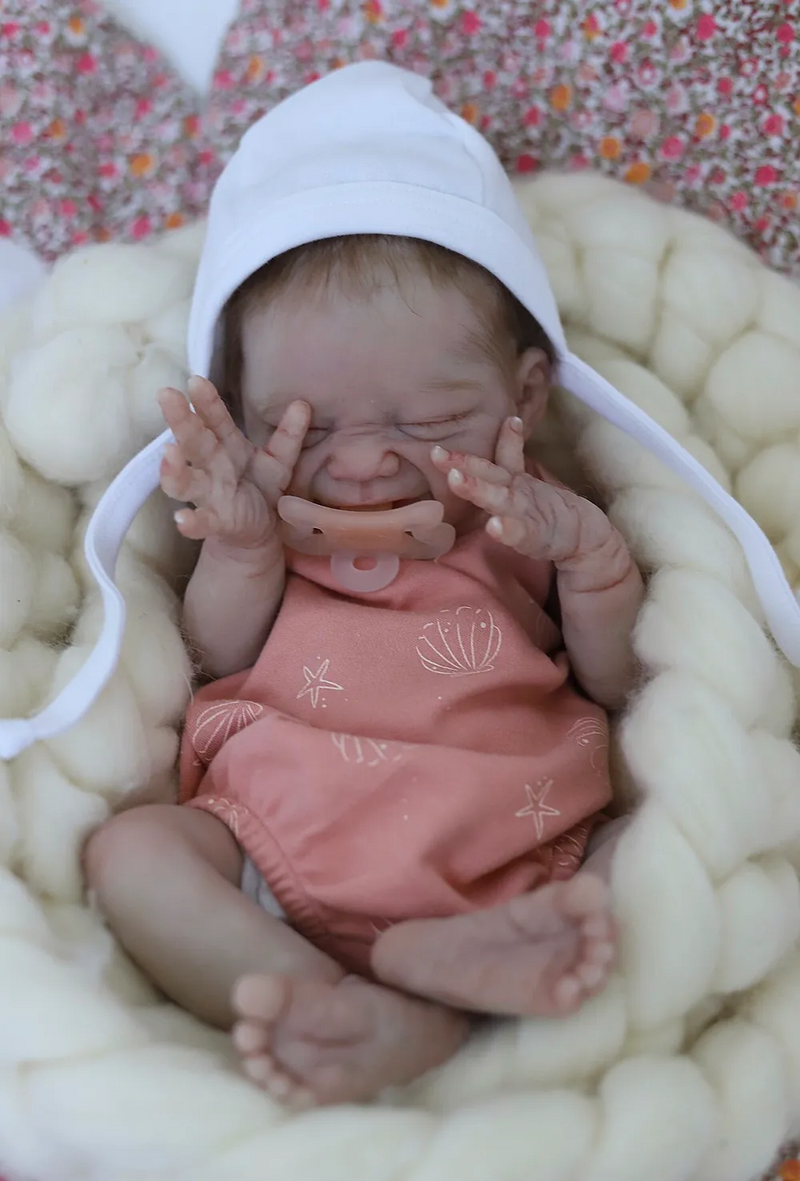 Bebê Reborn de Silicone  sólido - Clara