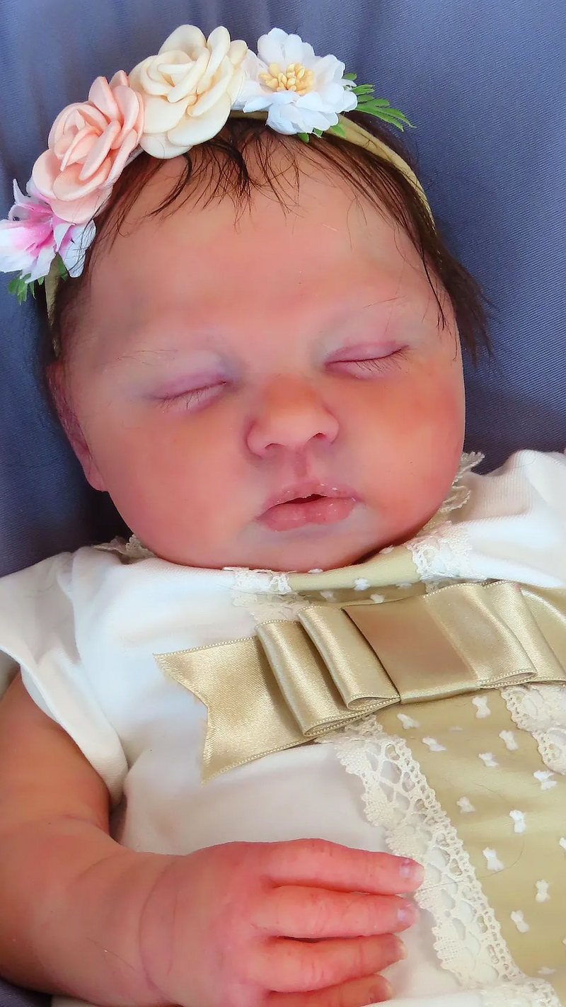 Bebê Reborn de Silicone  sólido - Sara