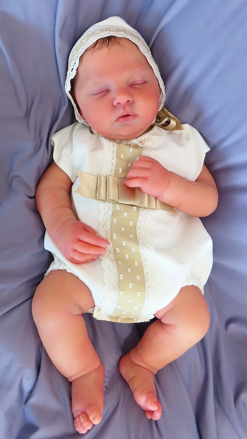 Bebê Reborn de Silicone  sólido - Sara