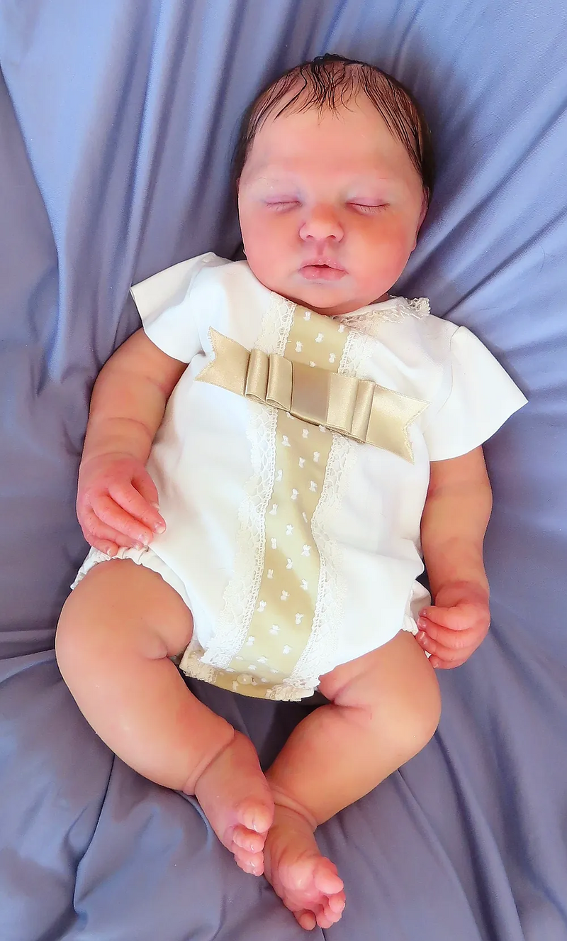 Bebê Reborn de Silicone  sólido - Sara