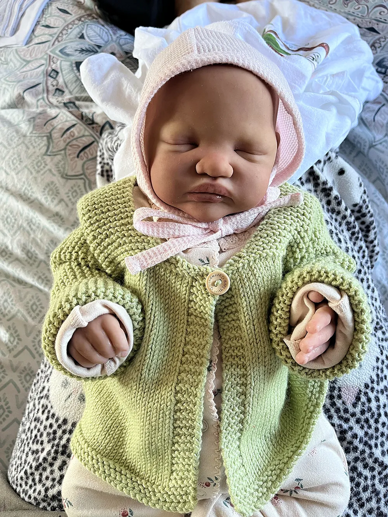 Bebê Reborn de Silicone  sólido - Cloe