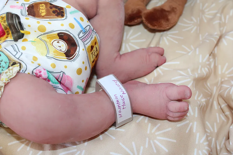 Bebê Reborn de Silicone  sólido - Jana