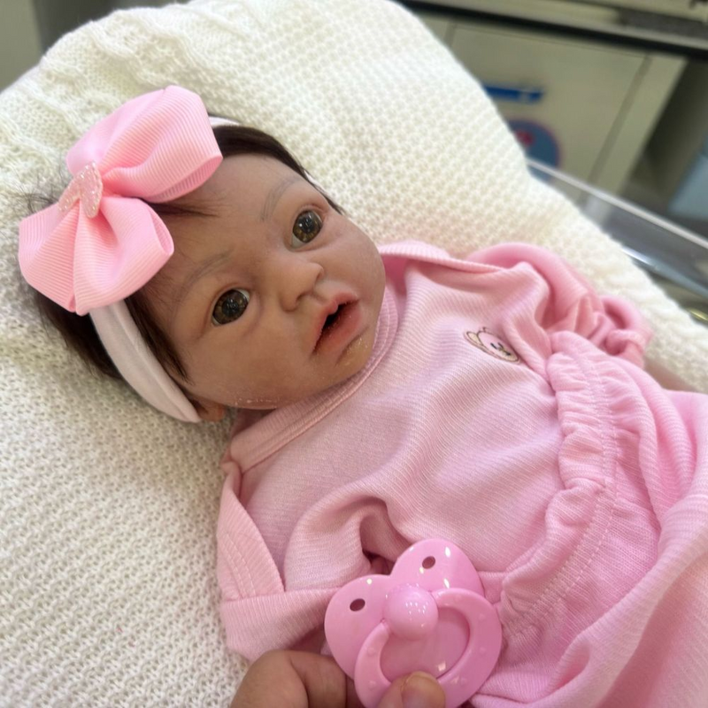 Bebê Reborn de Silicone  sólido  Larissa